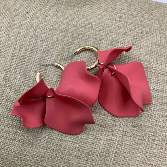 Flower Pink Petal Gold Tone Hoop Dangling Earrings - Picture 2 of 4